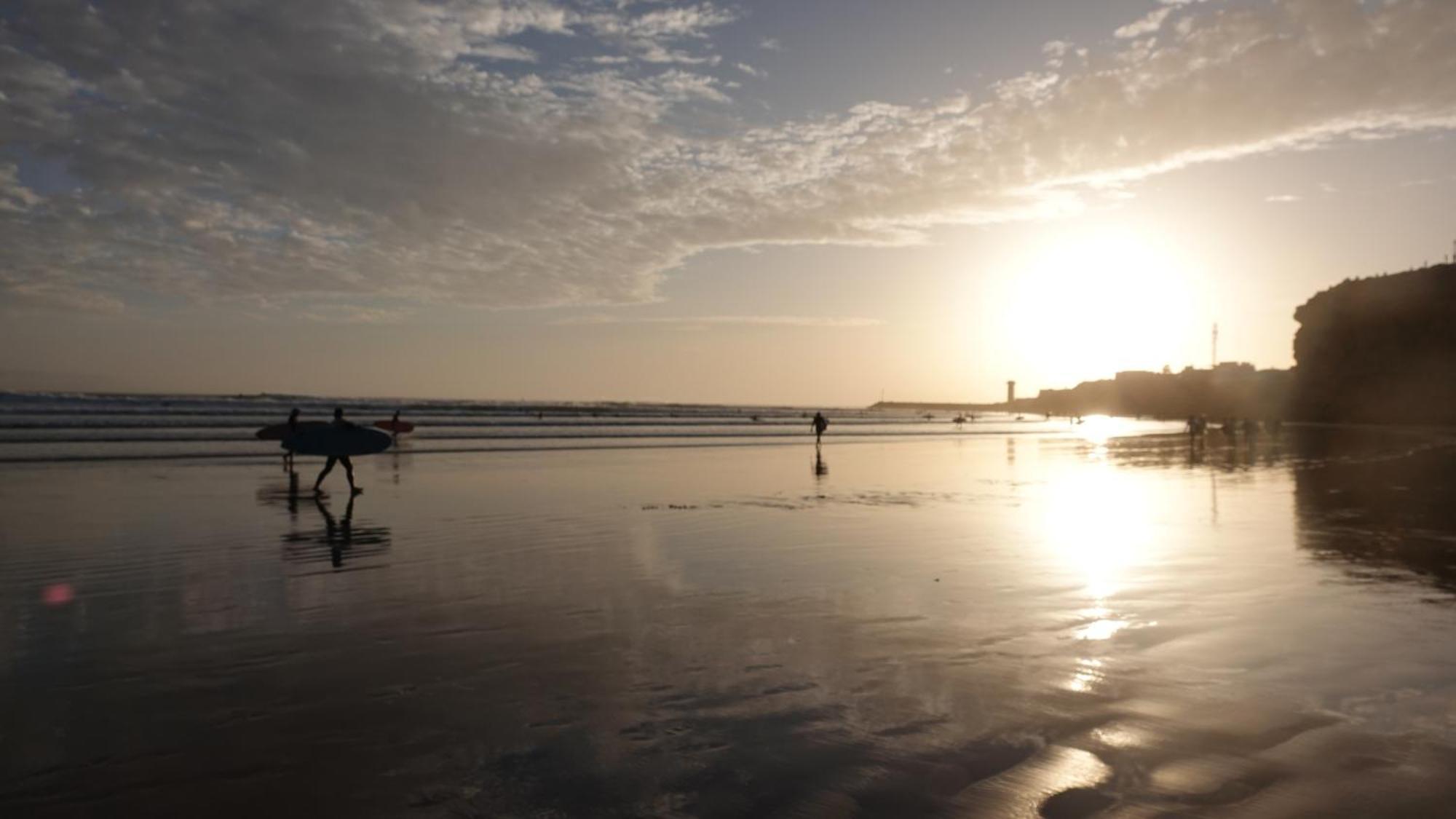 Отель Aman Surf Paddle Yoga Эмуан Экстерьер фото
