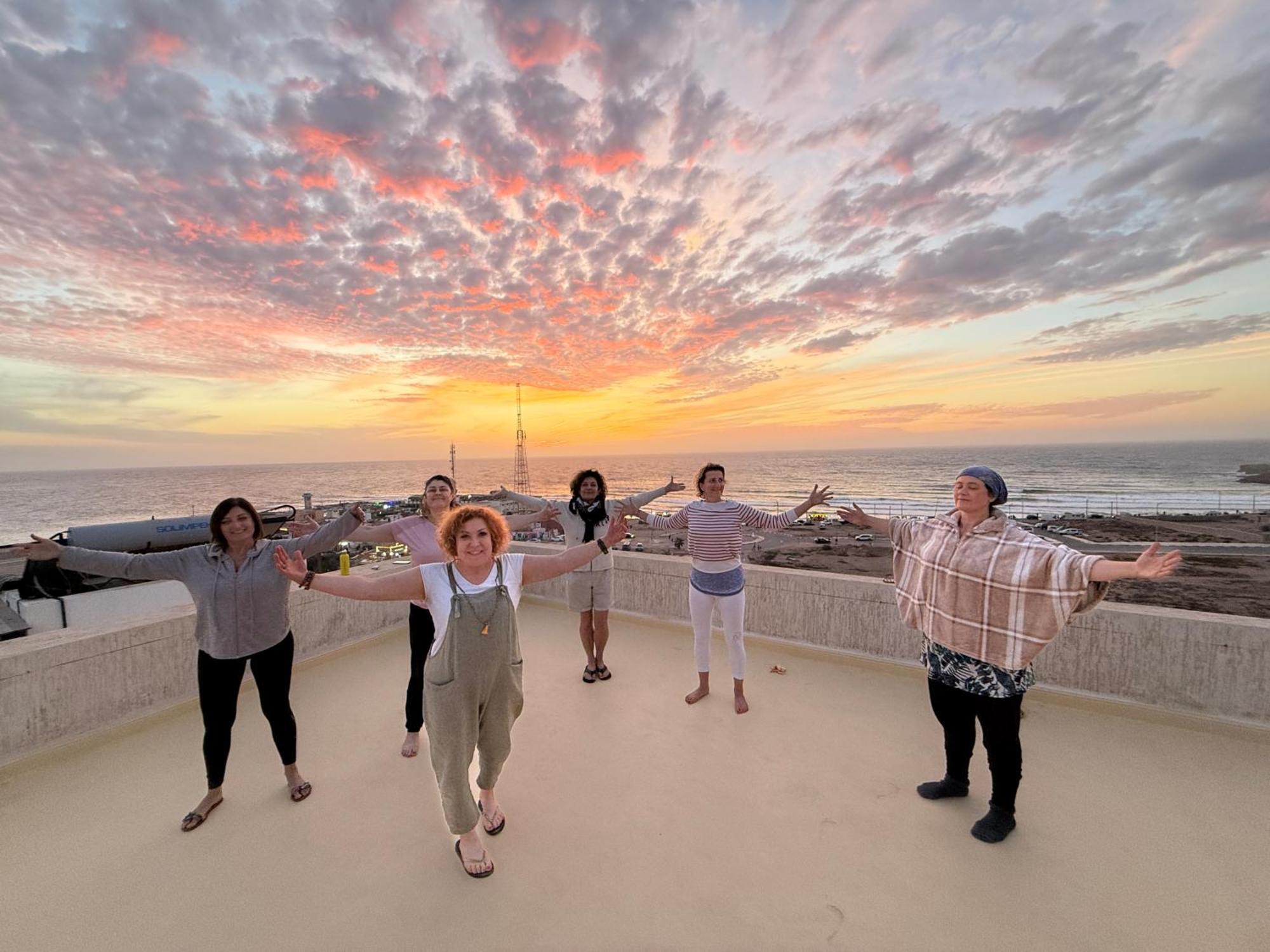 Отель Aman Surf Paddle Yoga Эмуан Экстерьер фото
